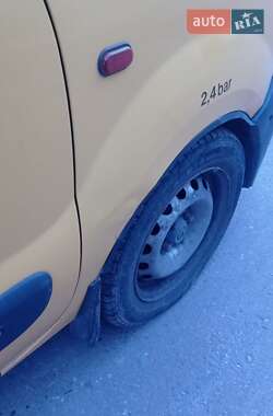 Минивэн Renault Kangoo 2003 в 