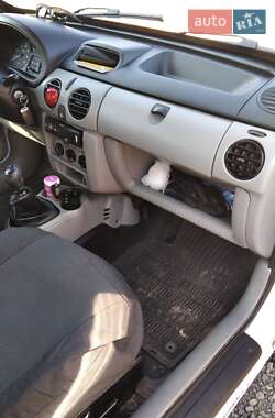 Минивэн Renault Kangoo 2003 в 