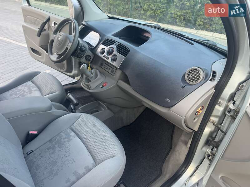 Минивэн Renault Kangoo 2009 в Шепетовке