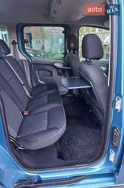 Мінівен Renault Kangoo 2015 в 