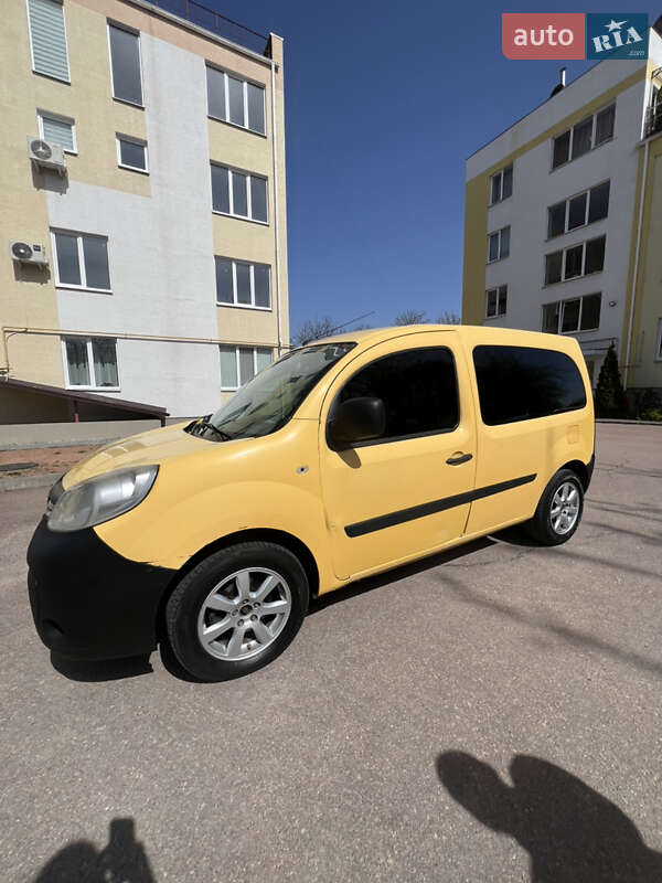 Минивэн Renault Kangoo 2015 в 