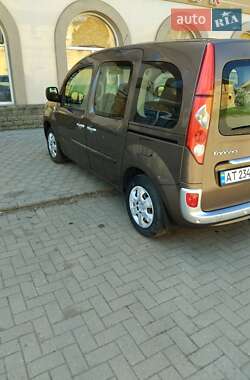 Минивэн Renault Kangoo 2012 в 