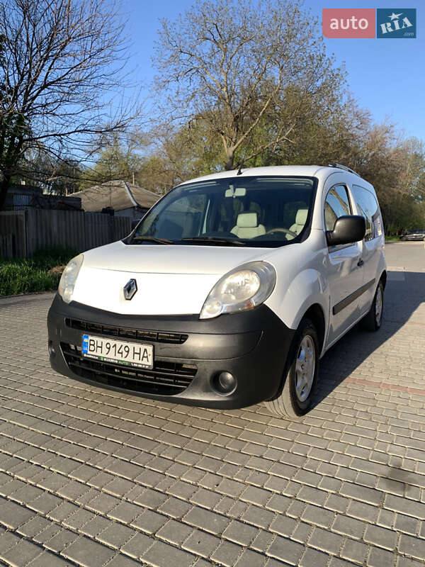 Минивэн Renault Kangoo 2011 в 