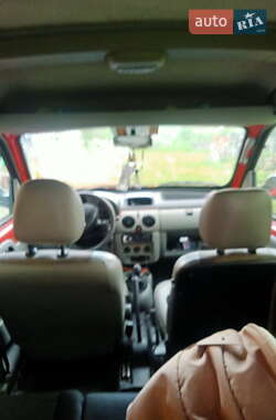 Минивэн Renault Kangoo 2004 в 