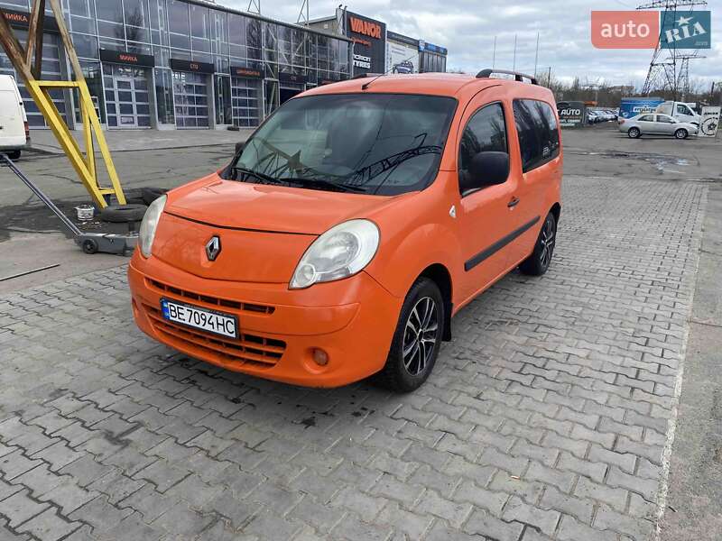 Вантажопасажирський фургон Renault Kangoo 2009 в 