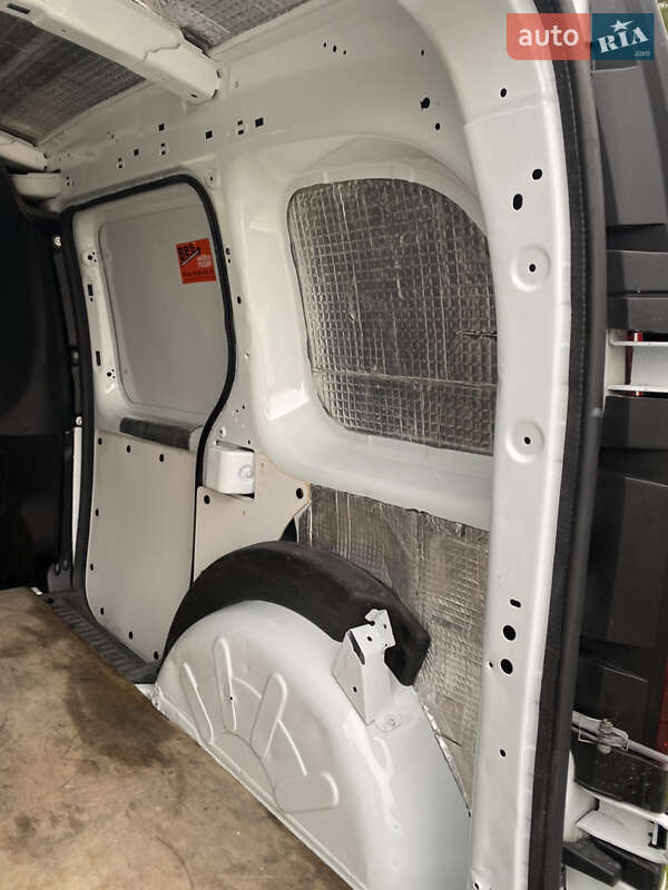 Грузовой фургон Renault Kangoo 2011 в Ровно