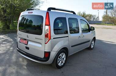 Минивэн Renault Kangoo 2015 в 