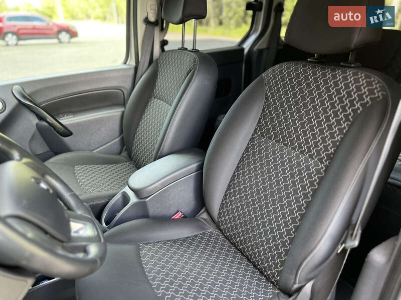 Минивэн Renault Kangoo 2014 в Луцке