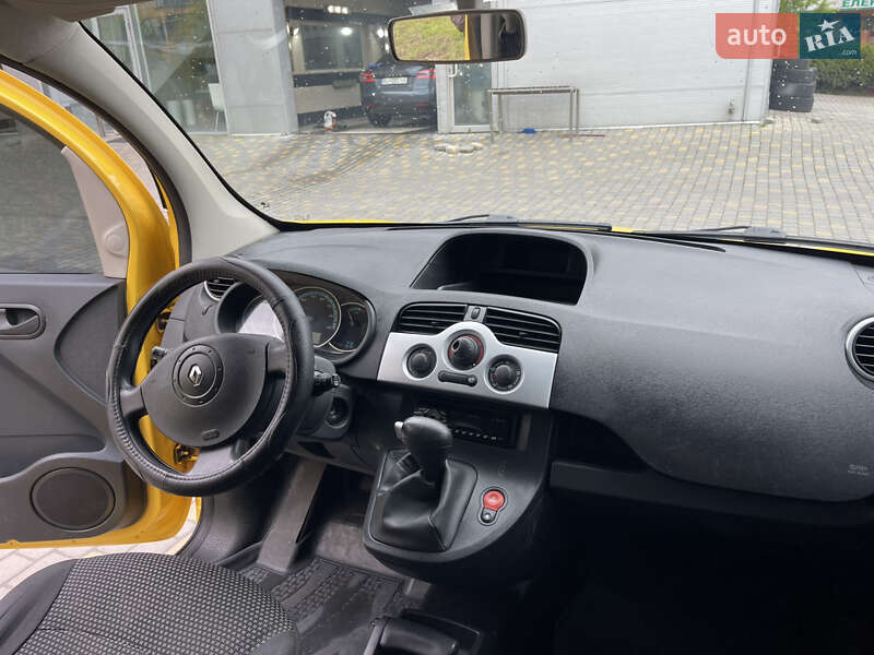 Вантажний фургон Renault Kangoo 2013 в Львові