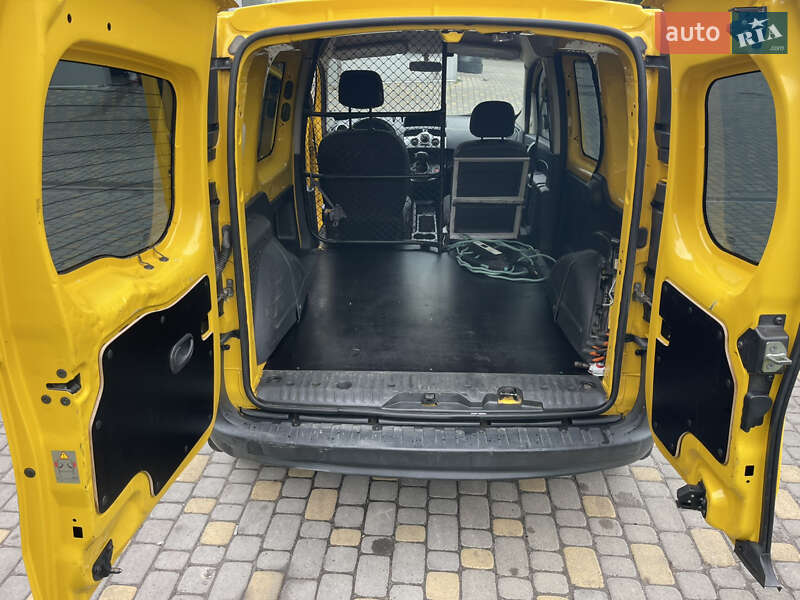 Вантажний фургон Renault Kangoo 2013 в Львові