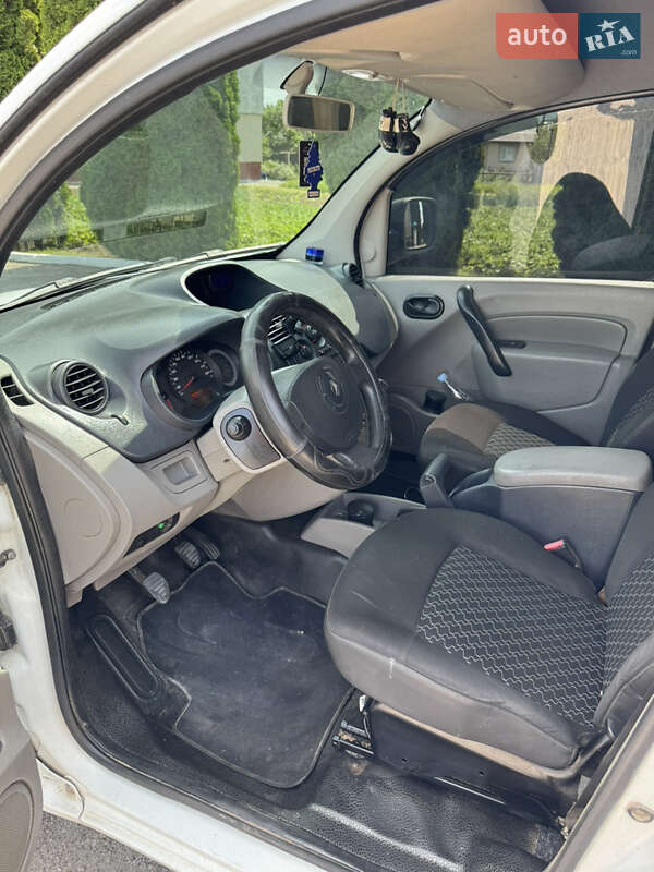Грузовой фургон Renault Kangoo 2011 в Дубно