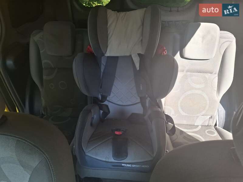 Минивэн Renault Kangoo 2015 в Ужгороде