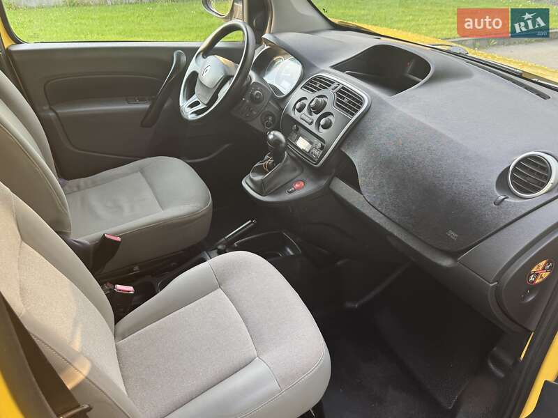 Грузовой фургон Renault Kangoo 2016 в Луцке