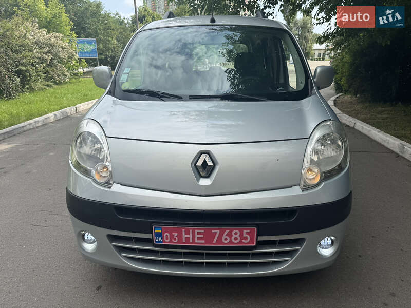 Минивэн Renault Kangoo 2012 в 