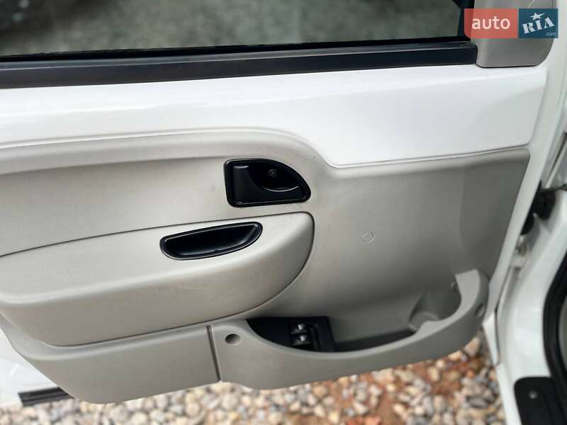 Минивэн Renault Kangoo 2004 в Коломые
