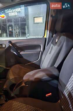 Минивэн Renault Kangoo 2015 в 