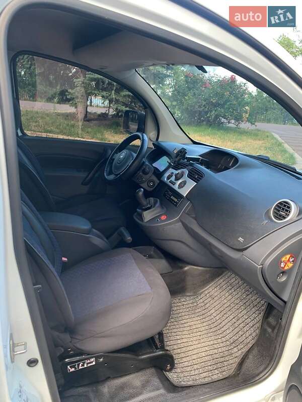Грузопассажирский фургон Renault Kangoo 2012 в Киеве