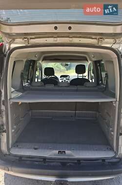 Минивэн Renault Kangoo 2009 в 