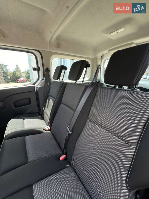 Минивэн Renault Kangoo 2015 в Луцке