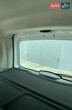 Минивэн Renault Kangoo 2015 в 