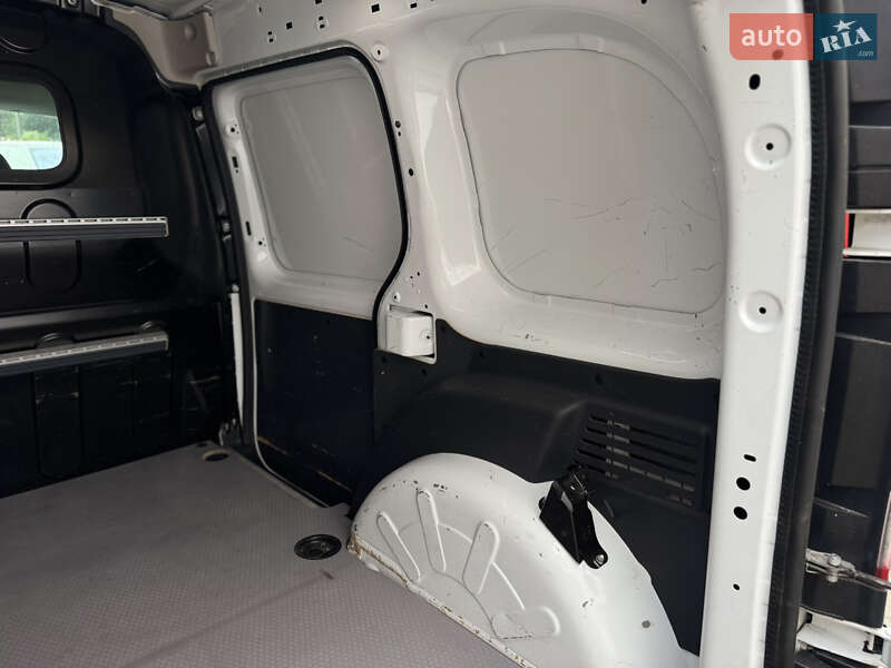 Грузовой фургон Renault Kangoo 2018 в Луцке