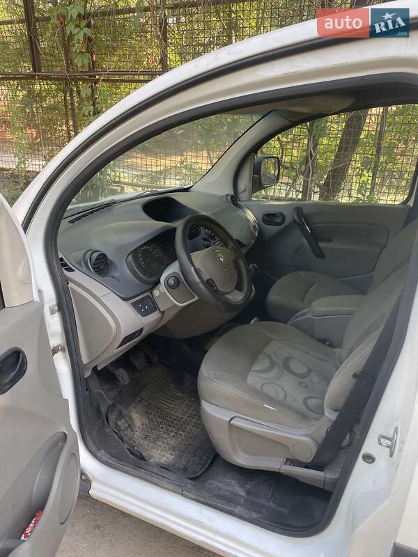 Грузовой фургон Renault Kangoo 2010 в 