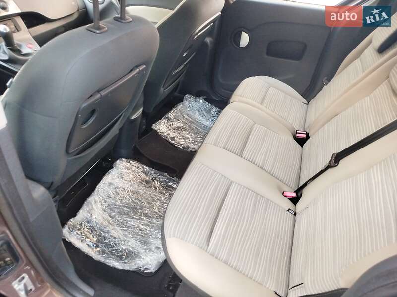 Минивэн Renault Kangoo 2011 в Ровно