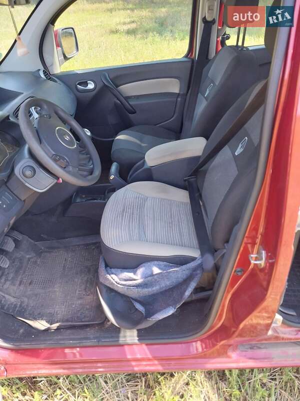 Минивэн Renault Kangoo 2011 в Александровке
