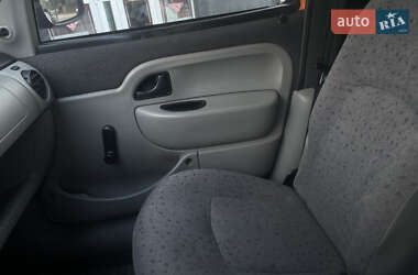 Минивэн Renault Kangoo 2004 в 