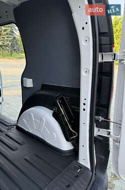 Другие грузовики Renault Kangoo 2020 в 