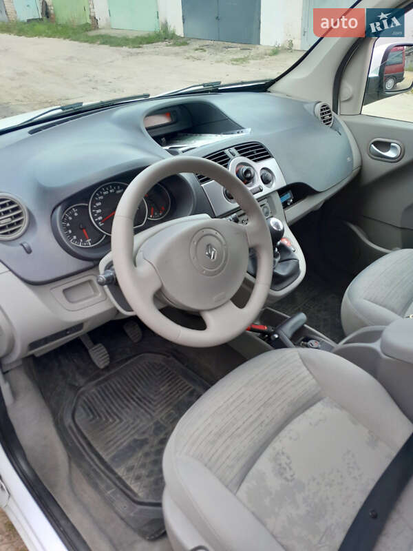 Минивэн Renault Kangoo 2009 в Славуте