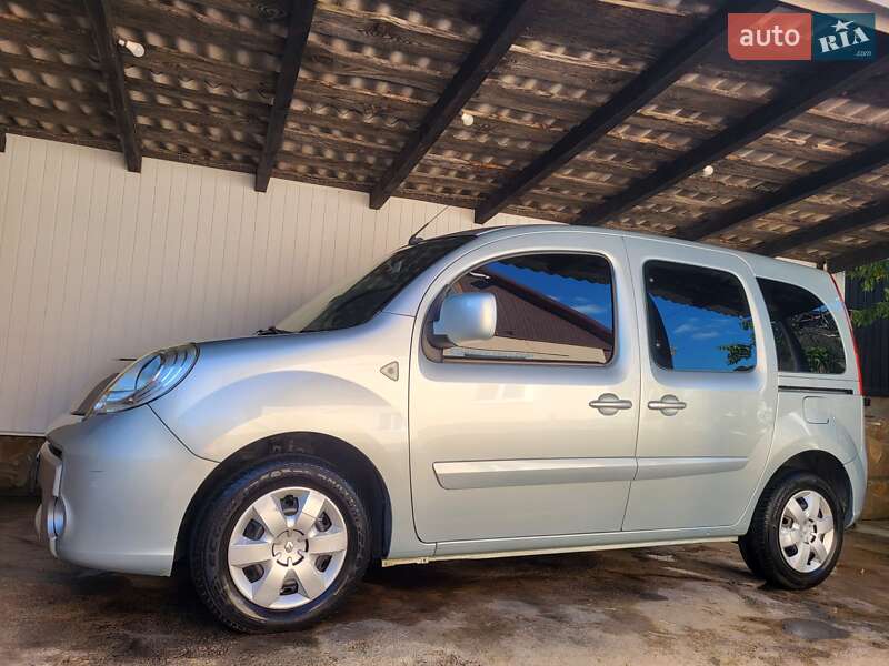 Минивэн Renault Kangoo 2011 в 