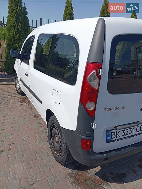 Минивэн Renault Kangoo 2008 в Сарнах
