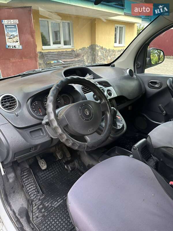 Грузовой фургон Renault Kangoo 2013 в Львове