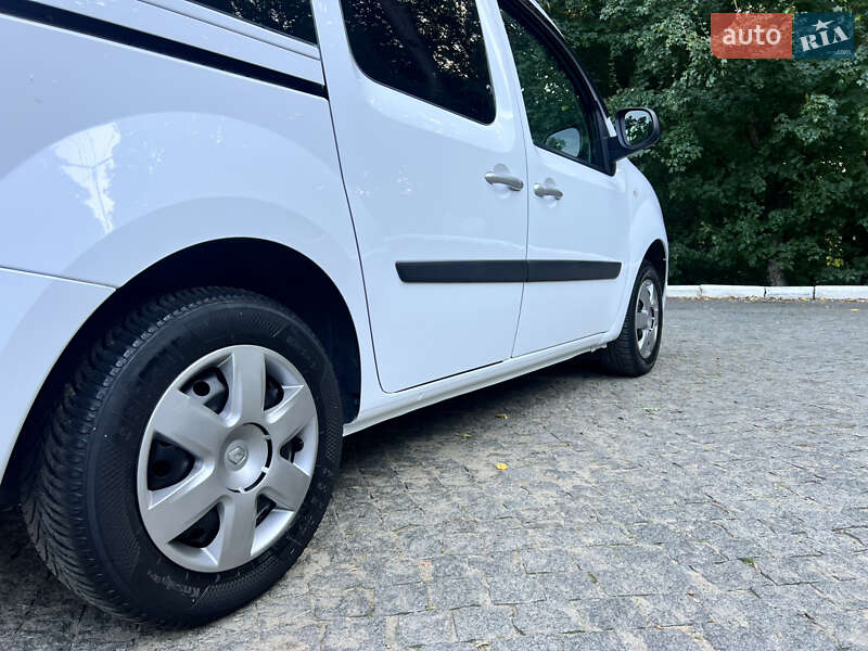 Мінівен Renault Kangoo 2017 в Чернівцях