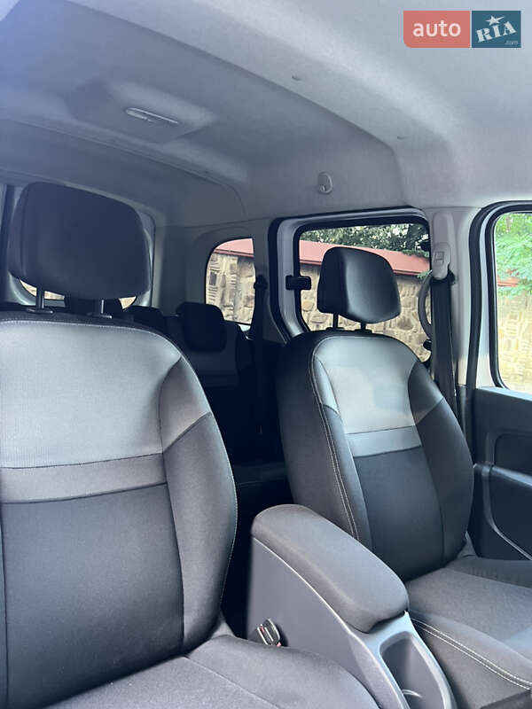 Мінівен Renault Kangoo 2017 в Чернівцях