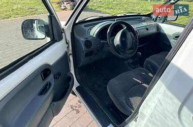 Грузовой фургон Renault Kangoo 2000 в 