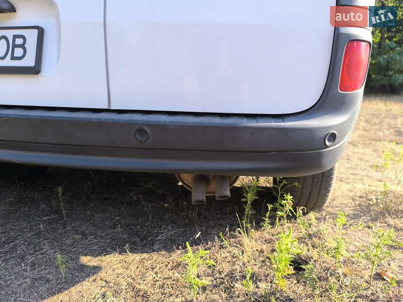 Вантажопасажирський фургон Renault Kangoo 2016 в Дніпрі