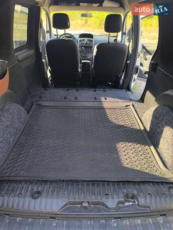 Вантажопасажирський фургон Renault Kangoo 2016 в Дніпрі