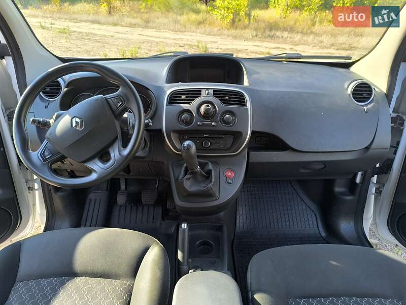 Вантажопасажирський фургон Renault Kangoo 2016 в Дніпрі