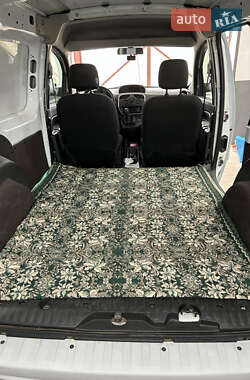 Грузовой фургон Renault Kangoo 2018 в 