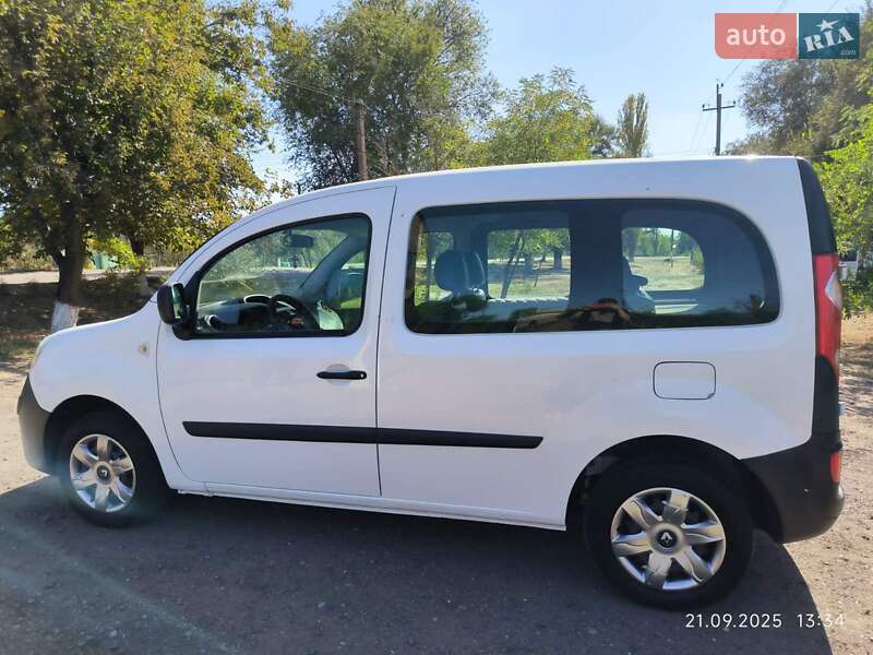 Мінівен Renault Kangoo 2011 в Сараті фото 7 Мінівен Renault Kangoo 2011 в Сараті