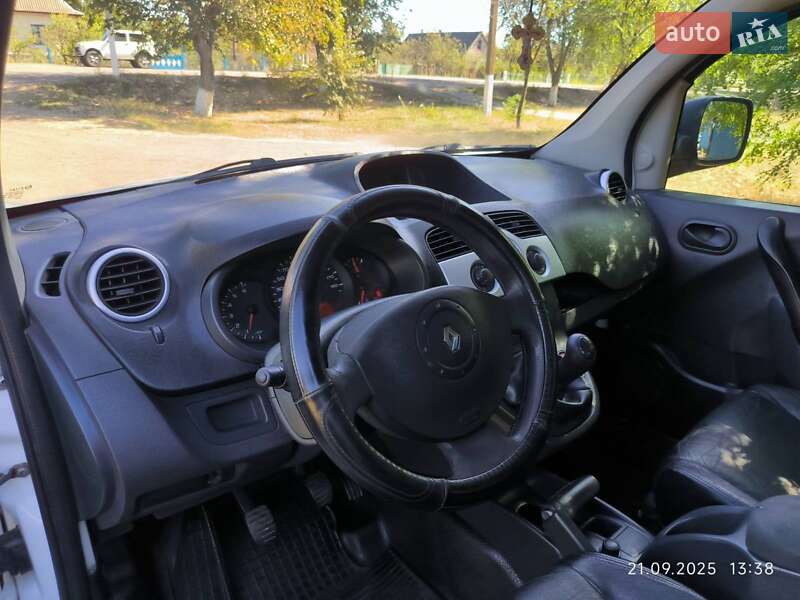 Мінівен Renault Kangoo 2011 в Сараті фото 13 Мінівен Renault Kangoo 2011 в Сараті