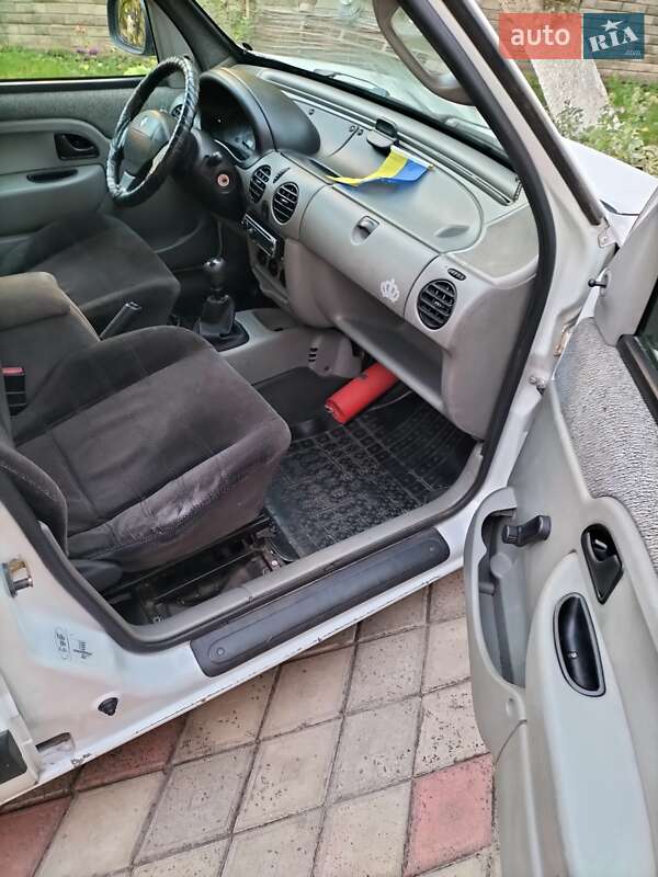 Минивэн Renault Kangoo 2002 в Ровно