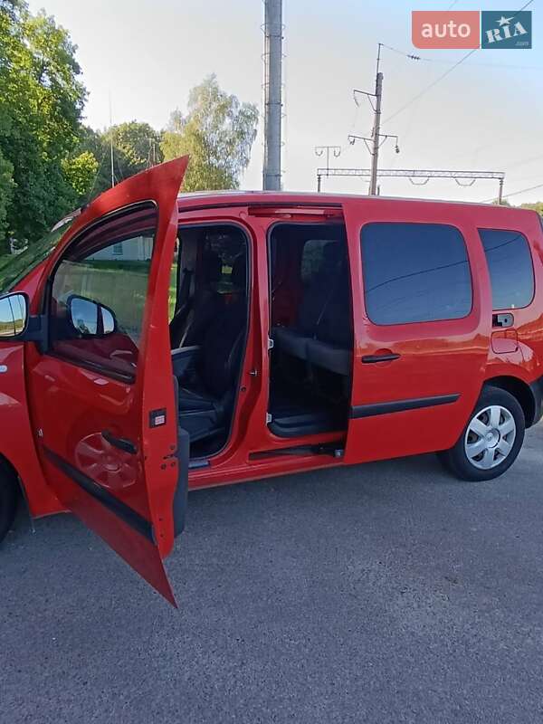 Грузопассажирский фургон Renault Kangoo 2015 в Львове