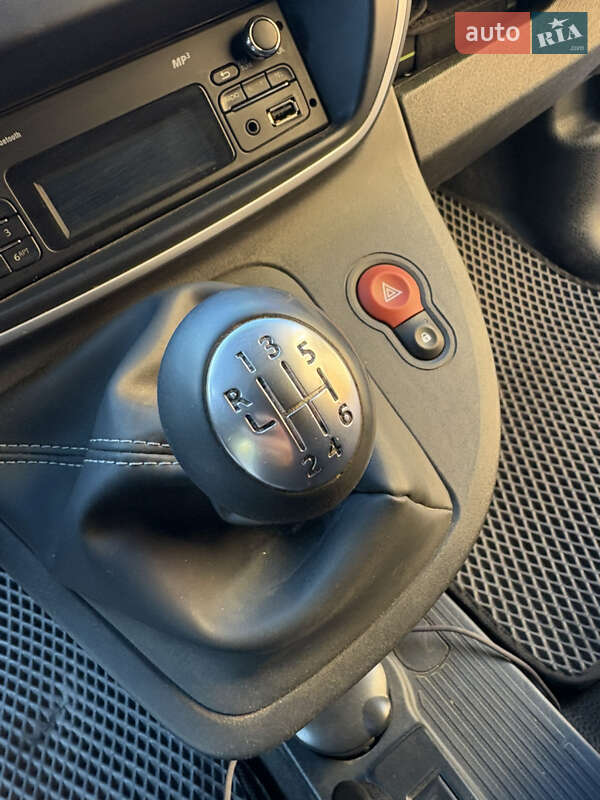 Грузопассажирский фургон Renault Kangoo 2015 в Запорожье