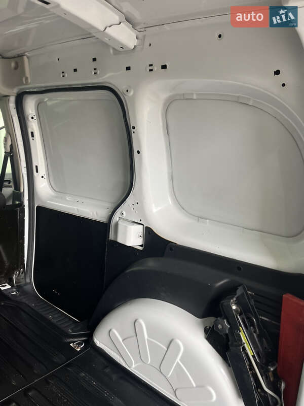 Вантажний фургон Renault Kangoo 2017 в Рівному фото 5 Вантажний фургон Renault Kangoo 2017 в Рівному