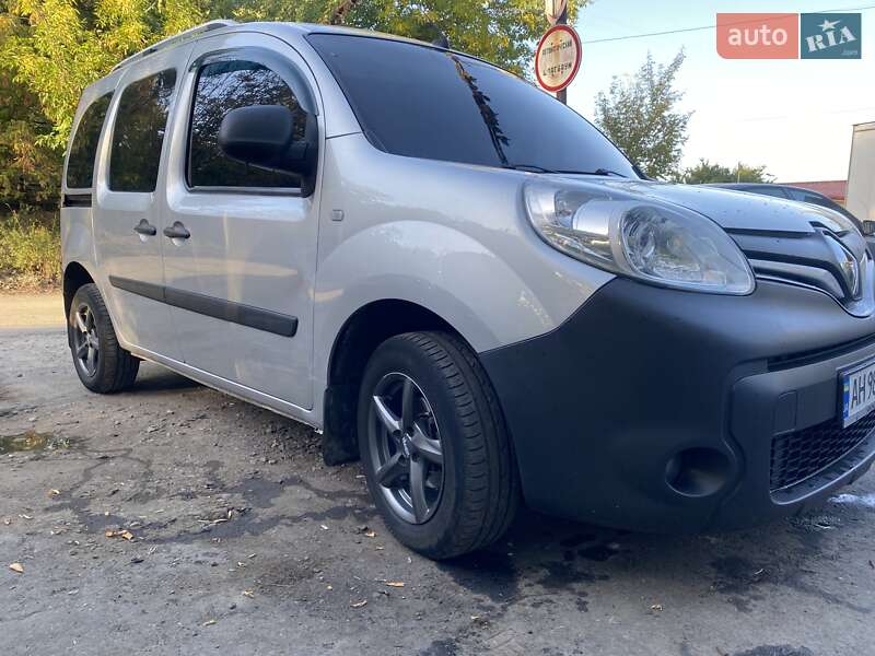Мінівен Renault Kangoo 2015 в 