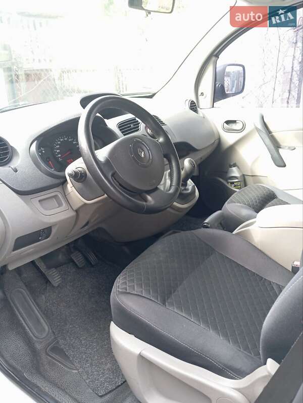 Минивэн Renault Kangoo 2008 в Сарнах