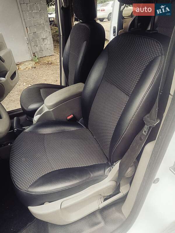 Минивэн Renault Kangoo 2010 в Киеве